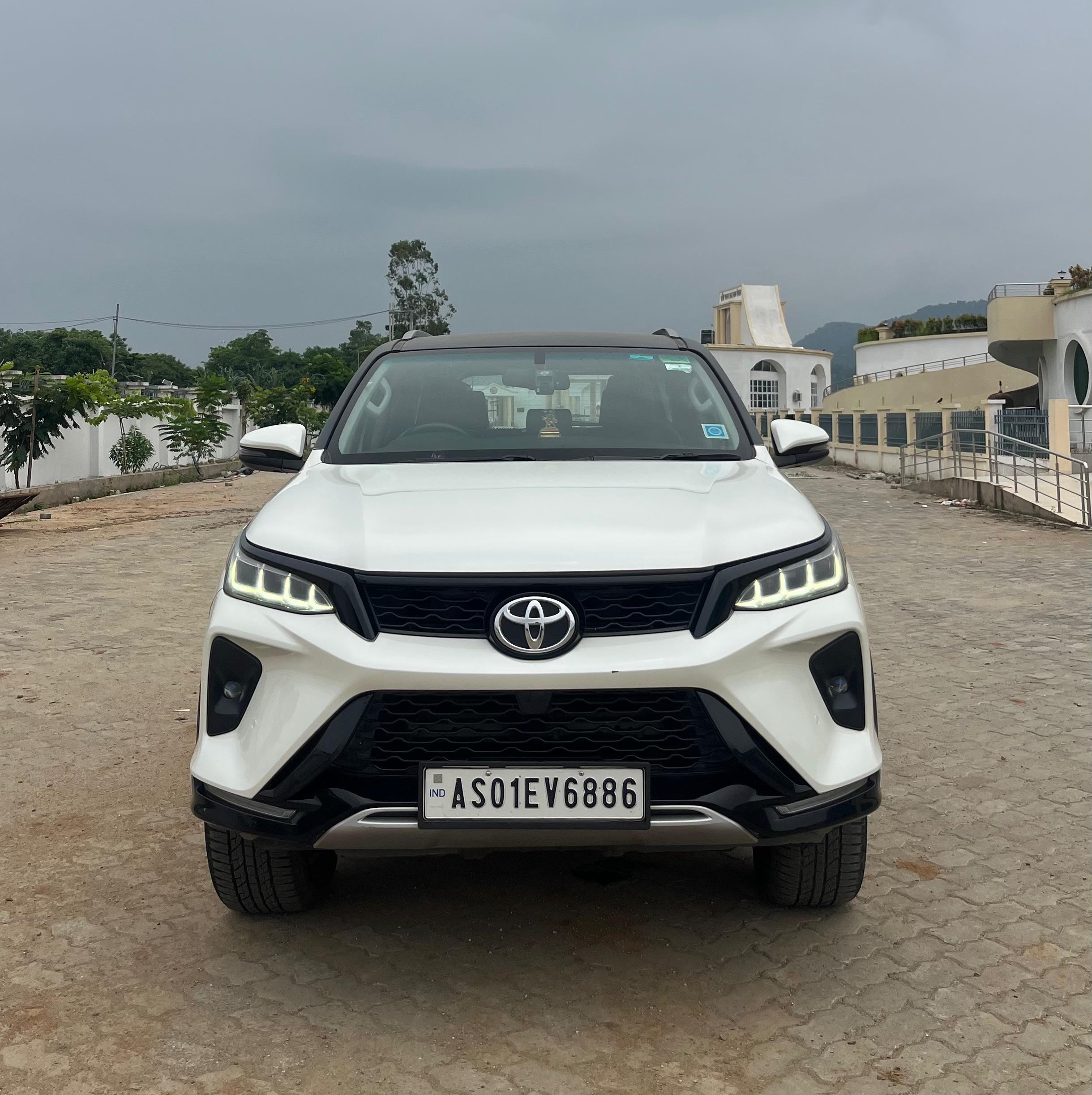 TOYOTA FORTUNER LEGENDER