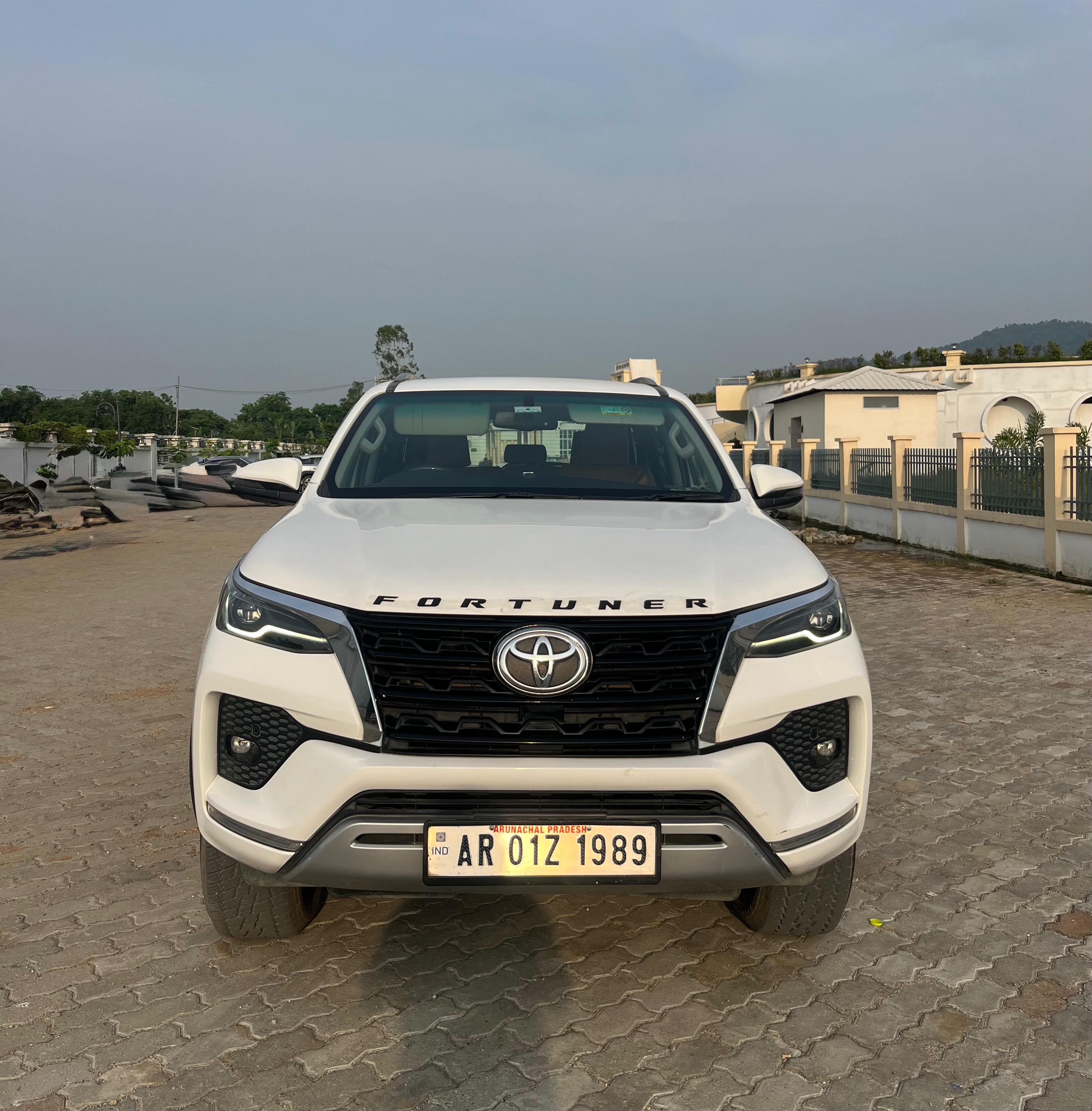 TOYOTA FORTUNER SIGMA 4 (AT)